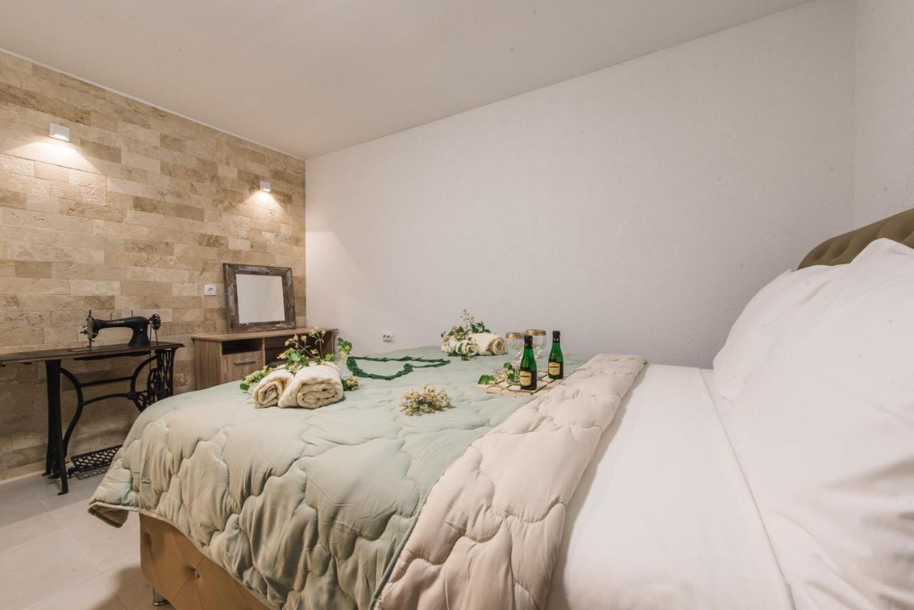 Rustic Villas Barlovic ウルツィニ エクステリア 写真