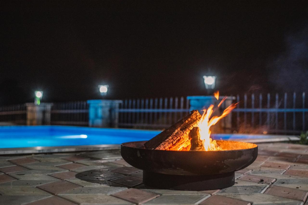 Rustic Villas Barlovic ウルツィニ エクステリア 写真