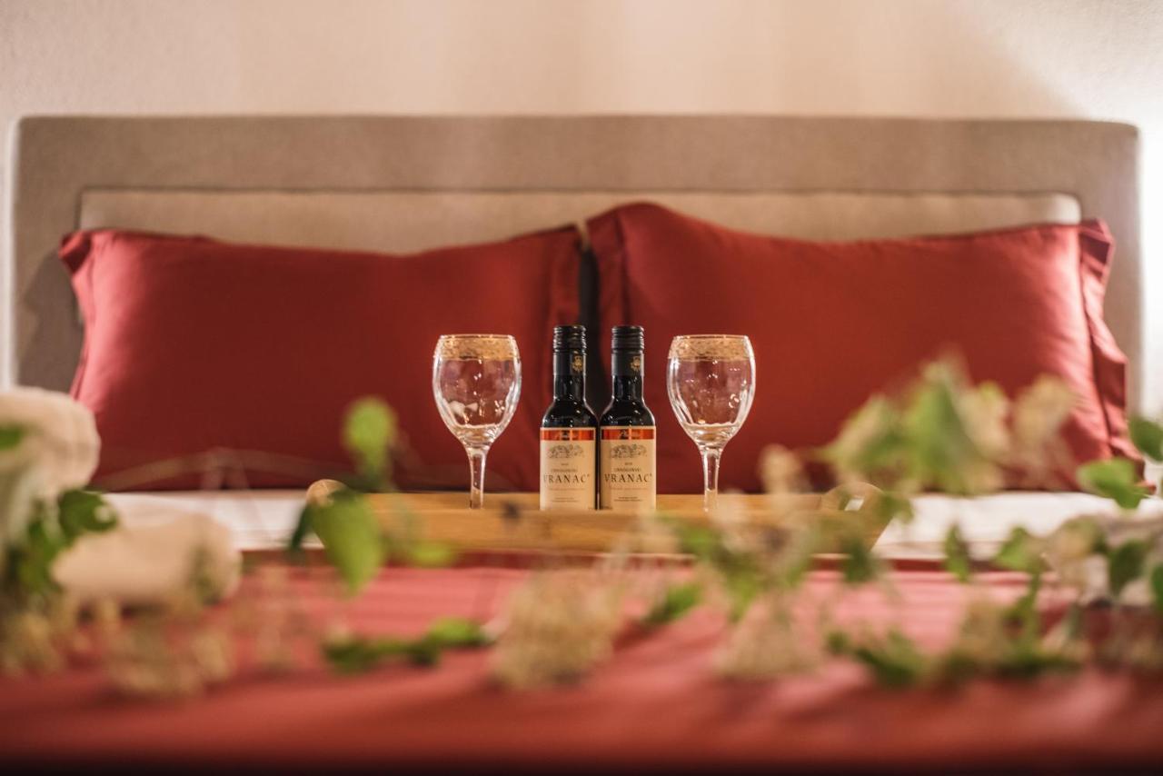 Rustic Villas Barlovic ウルツィニ エクステリア 写真